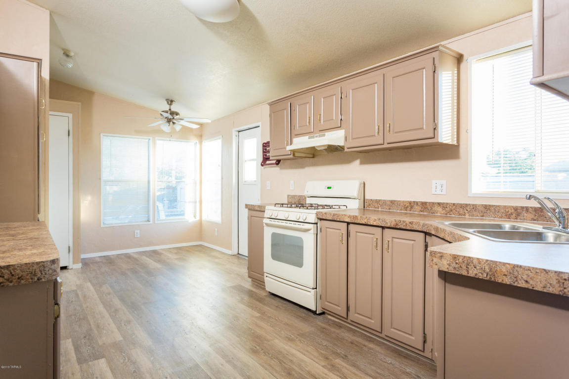 6741 W Lightning L, Tucson, AZ 85757