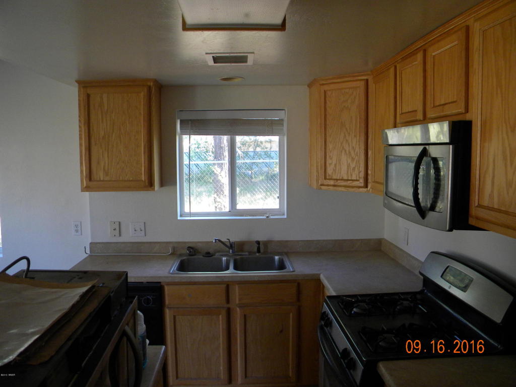 581 N 9Th Place, Show Low, AZ 85901