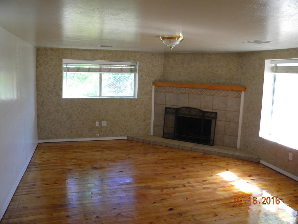 581 N 9Th Place, Show Low, AZ 85901