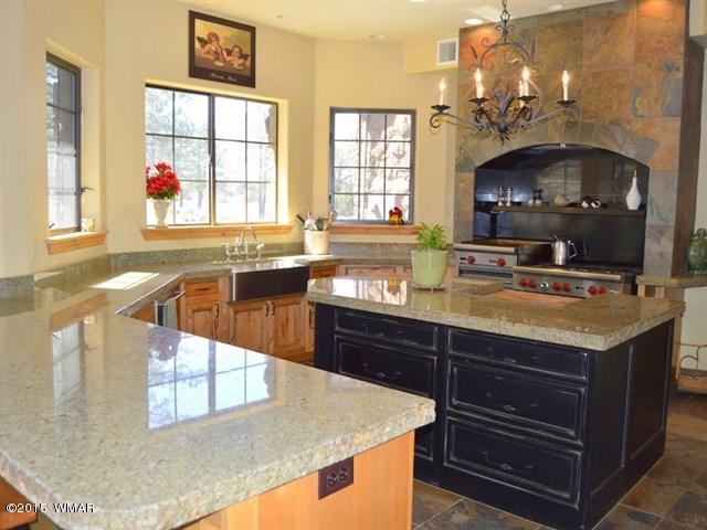 889 NEAL Road, Show Low, AZ 85901