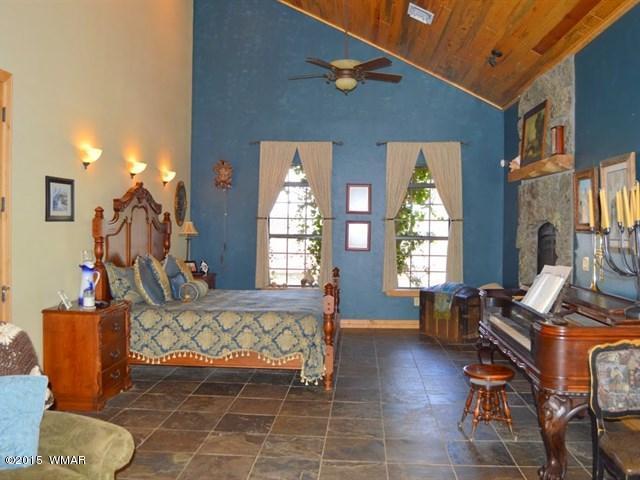 889 NEAL Road, Show Low, AZ 85901