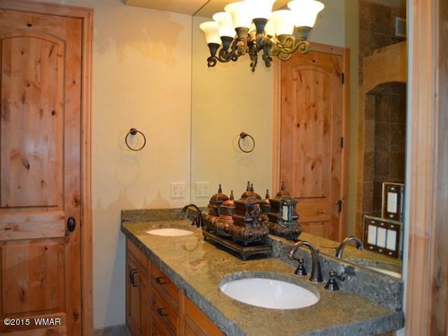 889 NEAL Road, Show Low, AZ 85901