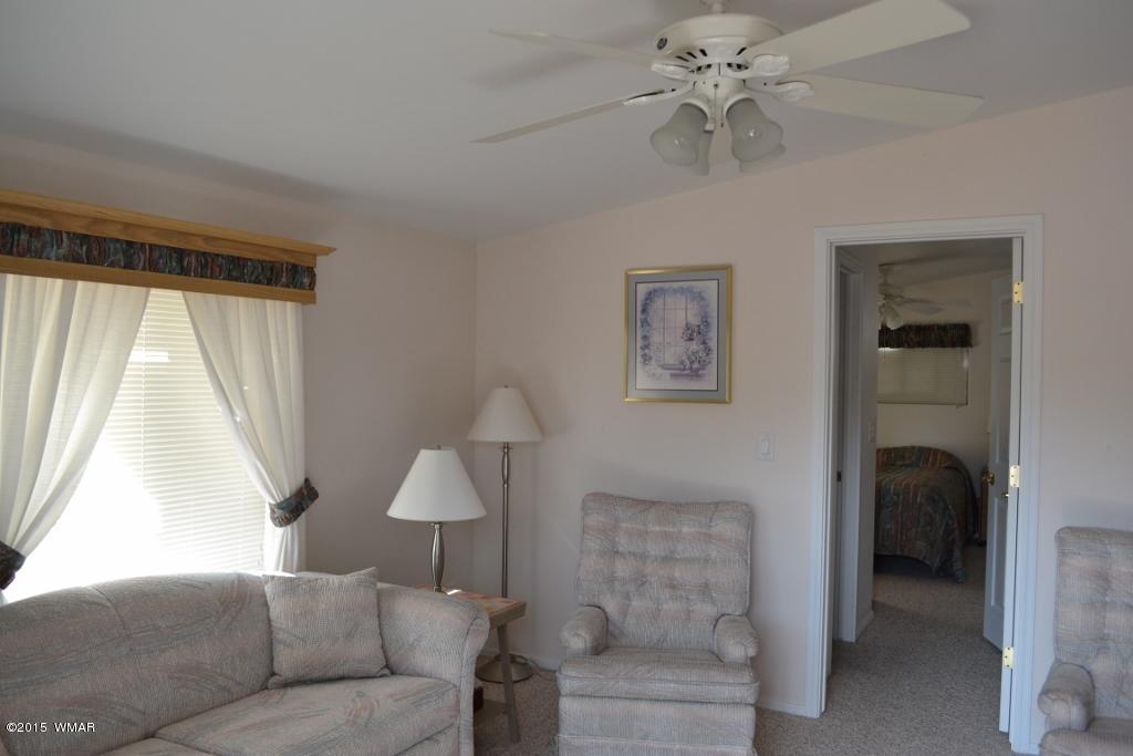 2220 Wrangler Way, Overgaard, AZ 85933