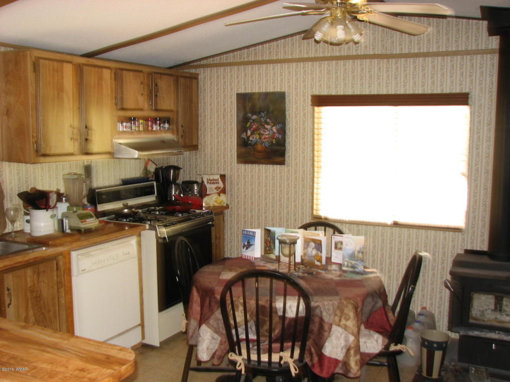 2060 Grey Squirrel Trail, Overgaard, AZ 85933