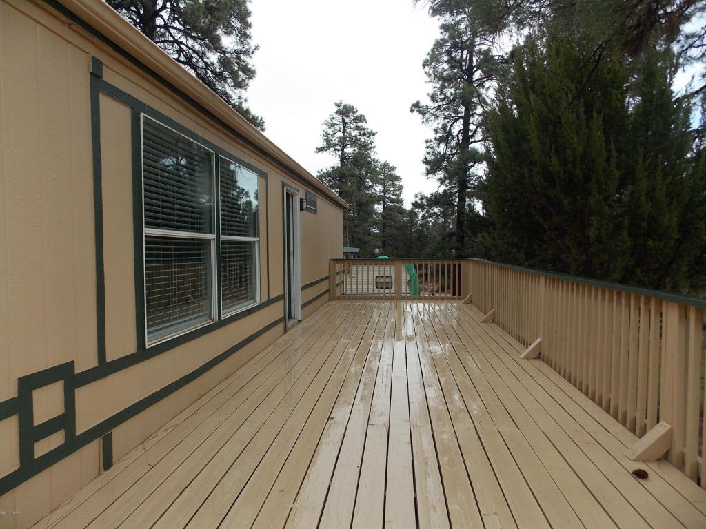 2866 Rainbow Trail, Overgaard, AZ 85933