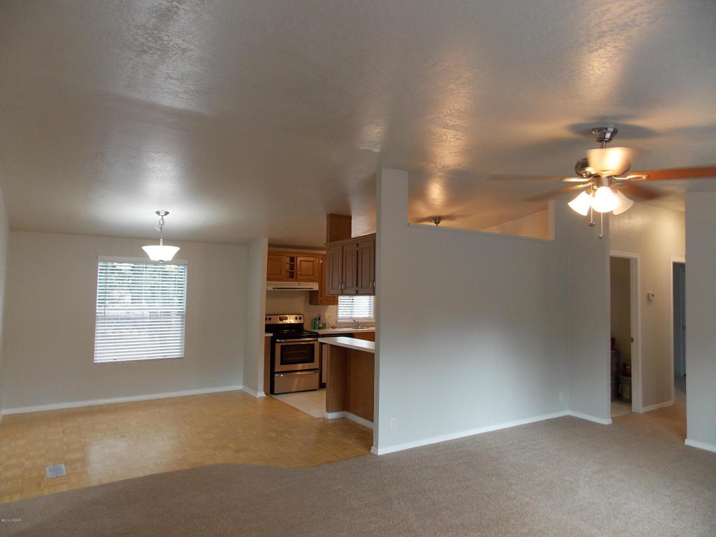 2866 Rainbow Trail, Overgaard, AZ 85933