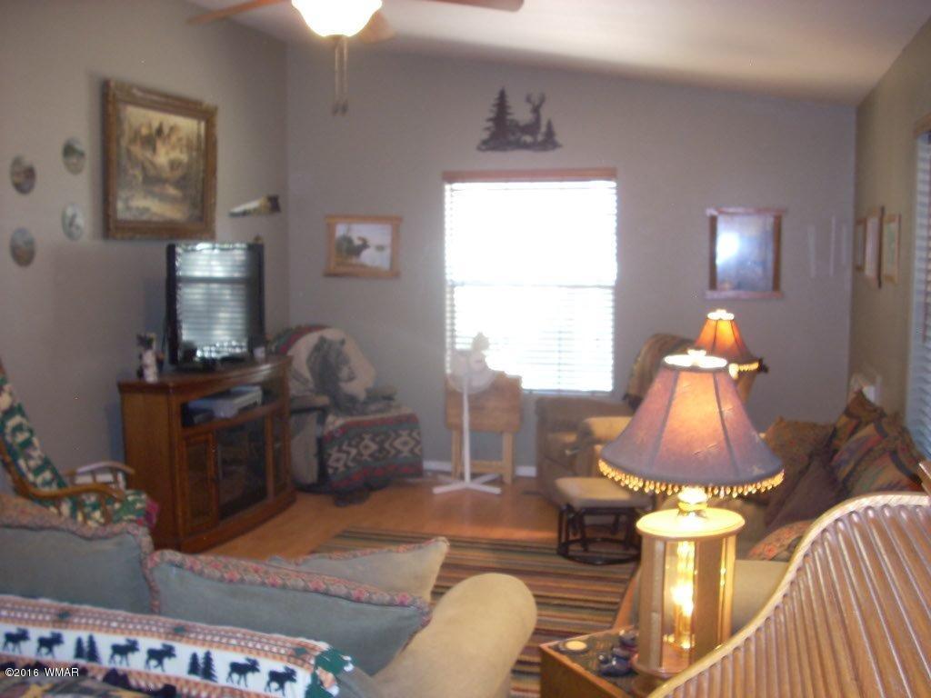 3524 Broken Arrow Road, Overgaard, AZ 85933