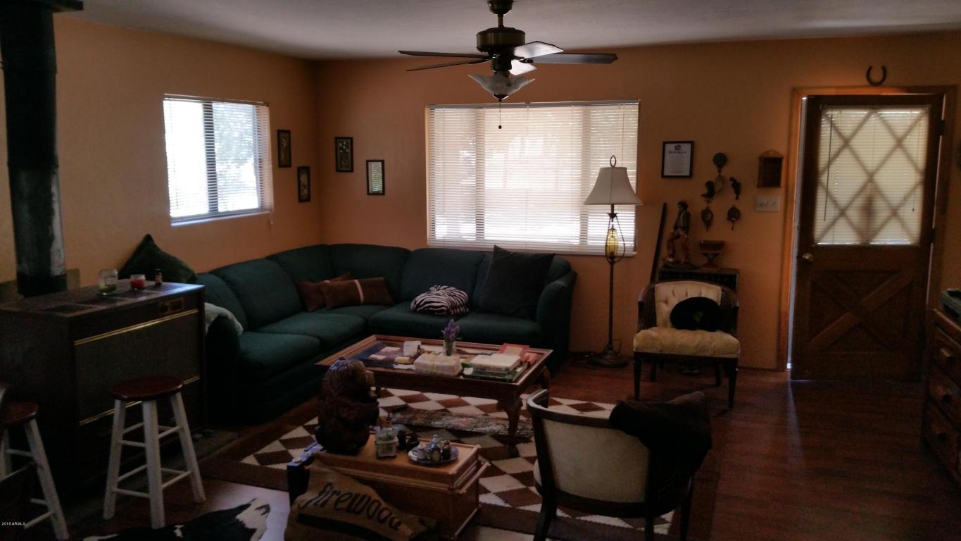 2143 Cottontail Road, Overgaard, AZ 85933