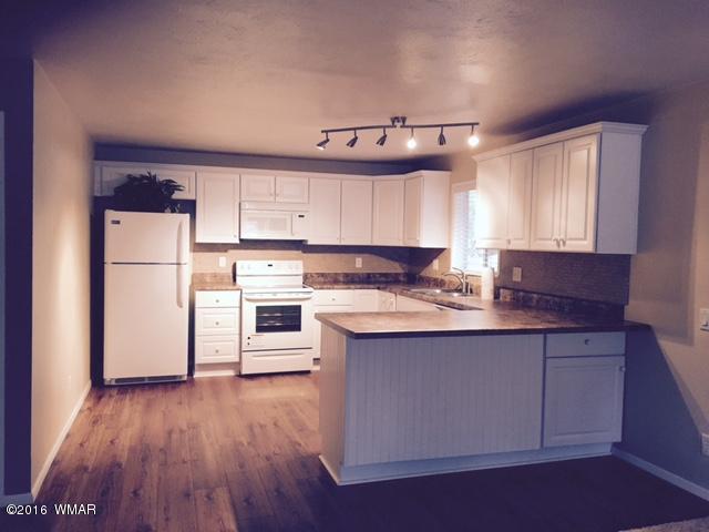 2061 GREY SQUIRREL Trail, Overgaard, AZ 85933