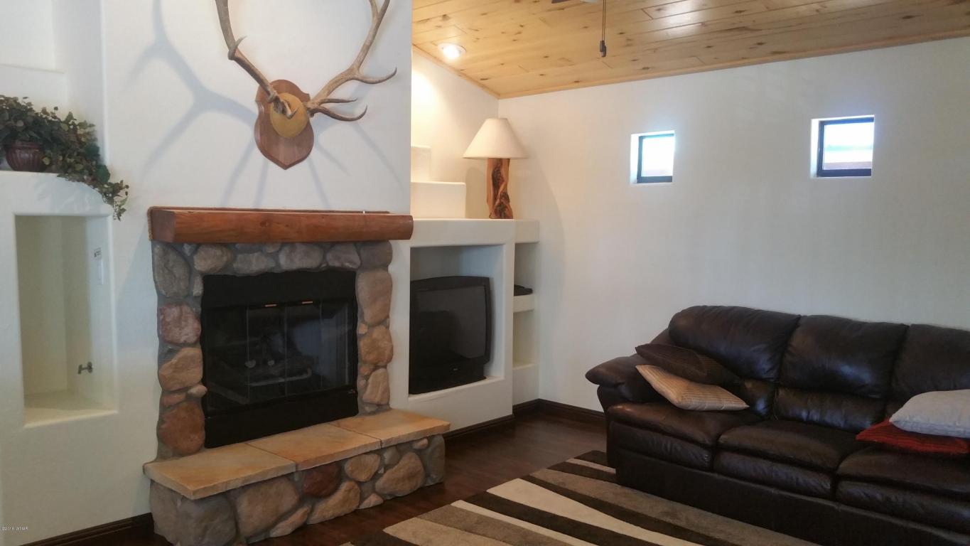 2710 High Pine Loop, Overgaard, AZ 85933
