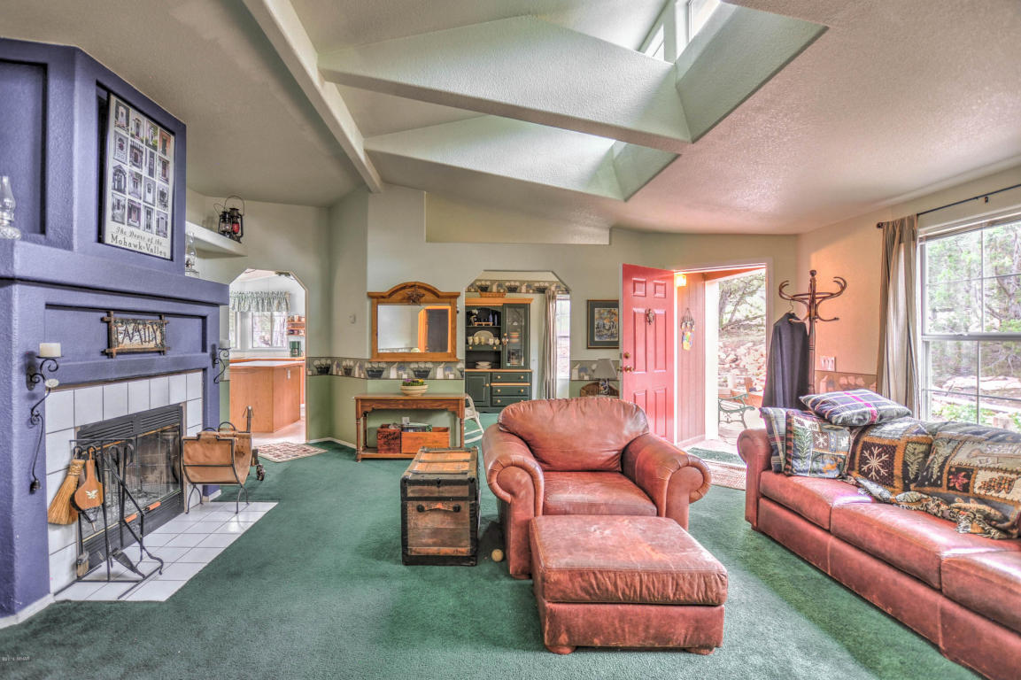 3009 Aspen Road, Overgaard, AZ 85933