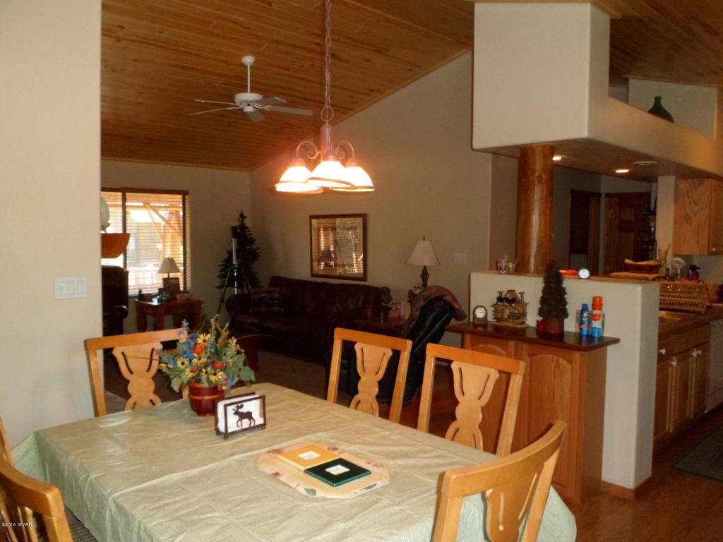 2649 Lodge Loop, Overgaard, AZ 85933