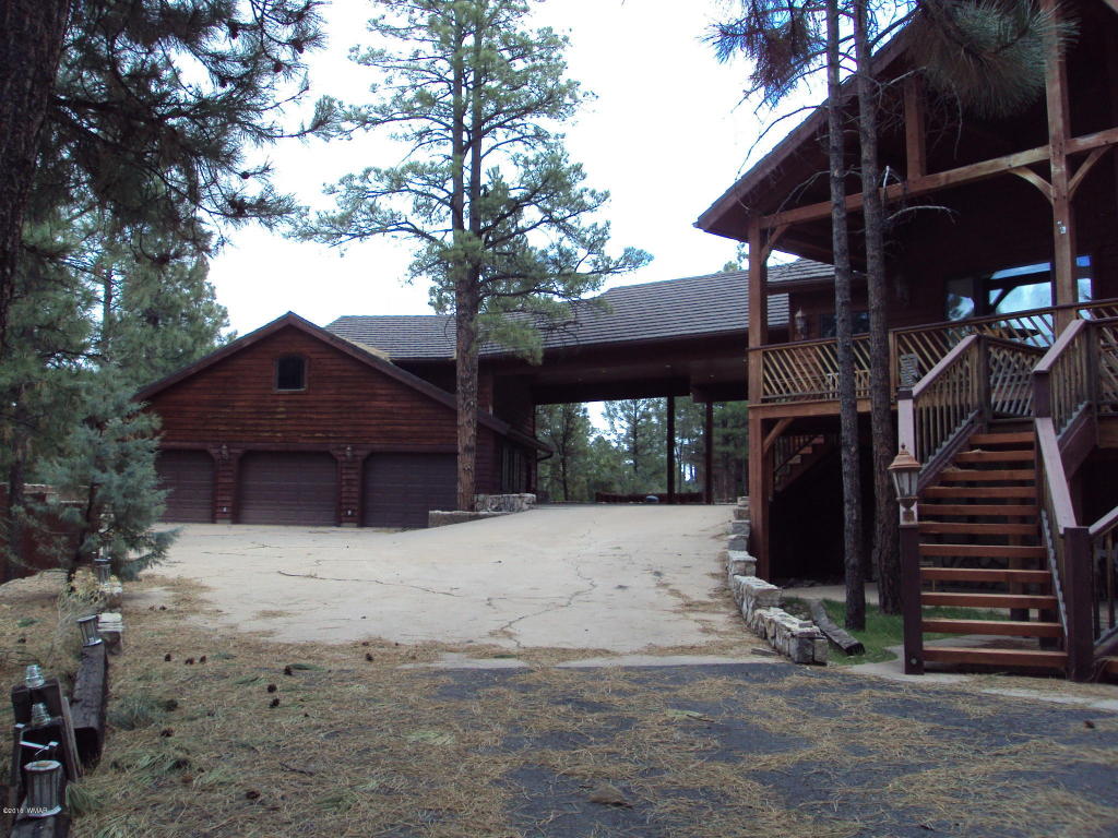 2864 CHANDELLE Lane, Overgaard, AZ 85933