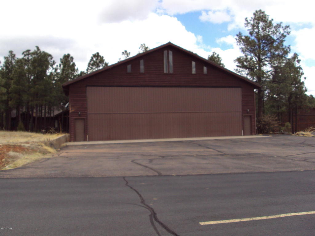 2864 CHANDELLE Lane, Overgaard, AZ 85933