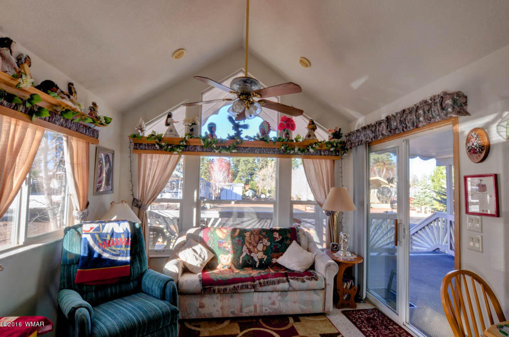 2233 Old Crooks Trail, Overgaard, AZ 85933