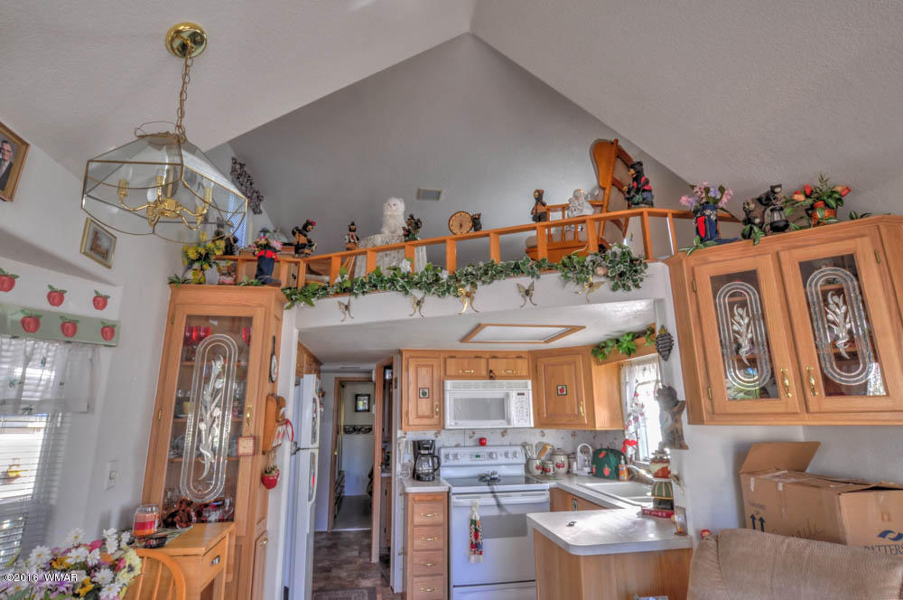 2233 Old Crooks Trail, Overgaard, AZ 85933