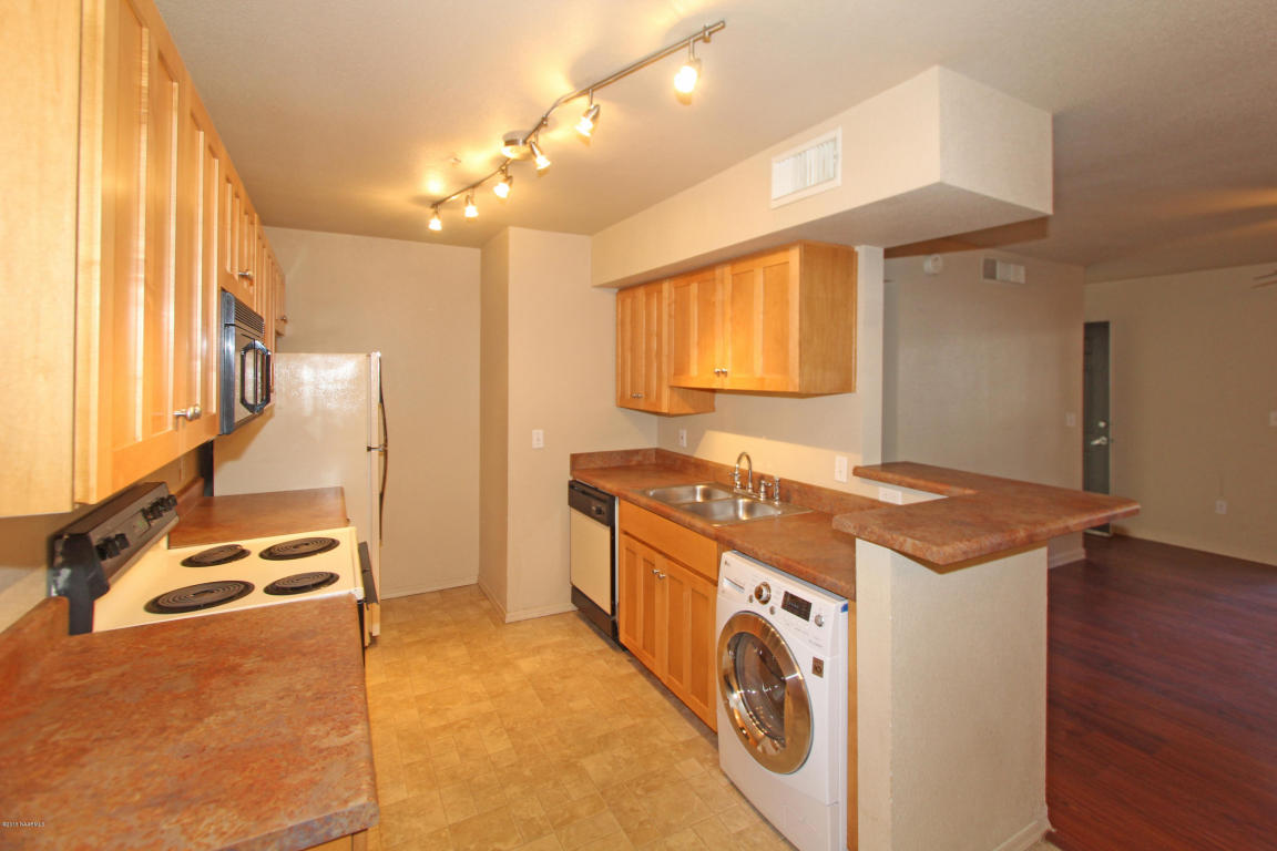 1185 W University Avenue, Flagstaff, AZ 86001