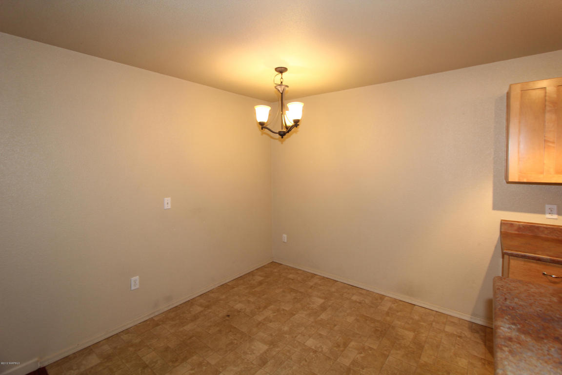 1185 W University Avenue, Flagstaff, AZ 86001