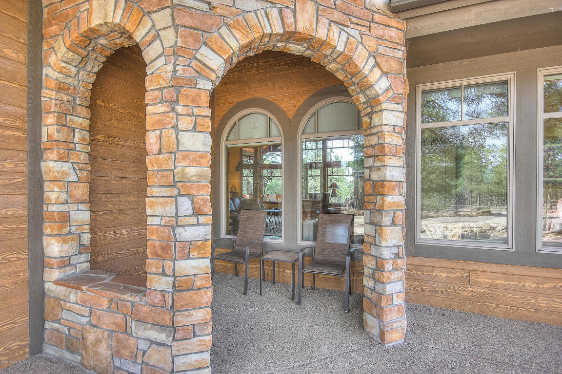 40 N Lake Hills Drive, Flagstaff, AZ 86004
