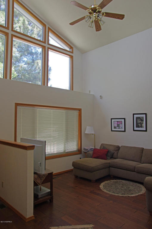 3820 N Woodridge Way, Flagstaff, AZ 86004