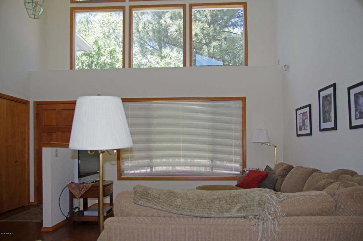3820 N Woodridge Way, Flagstaff, AZ 86004