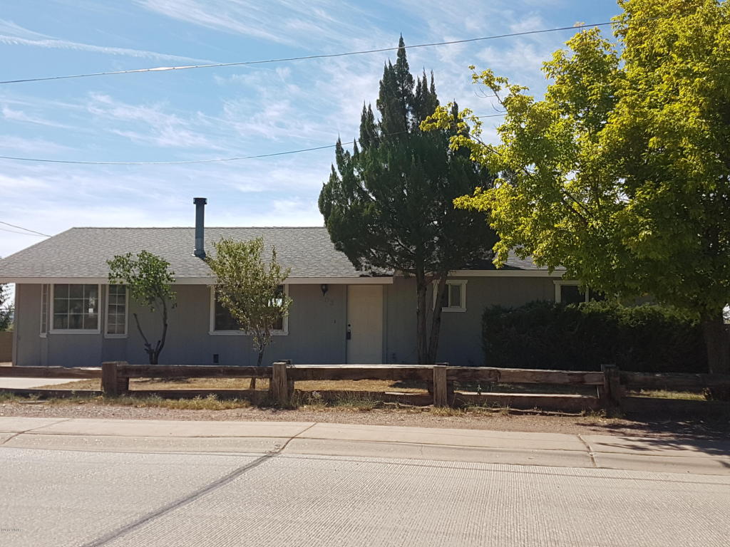 903 E FLORIDA Street, Holbrook, AZ 86025