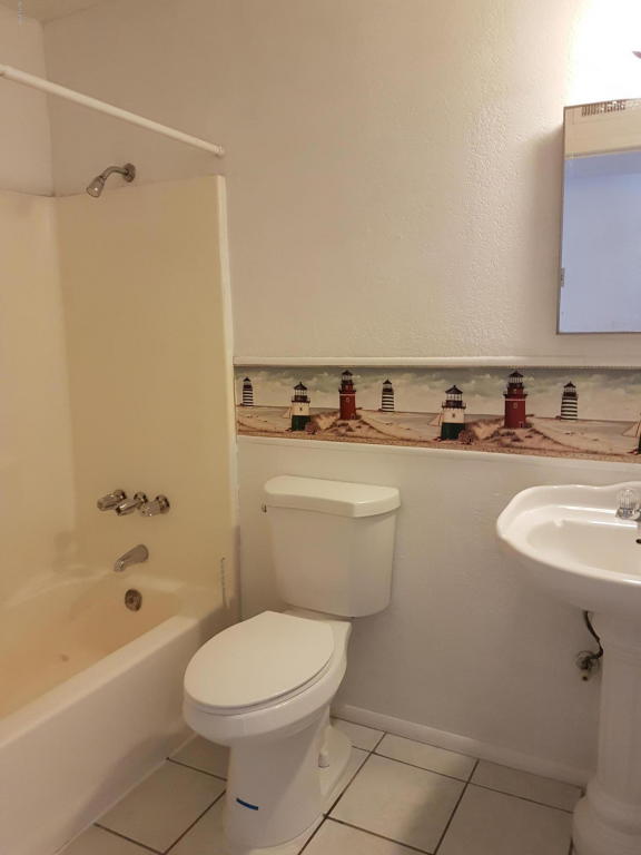 903 E FLORIDA Street, Holbrook, AZ 86025