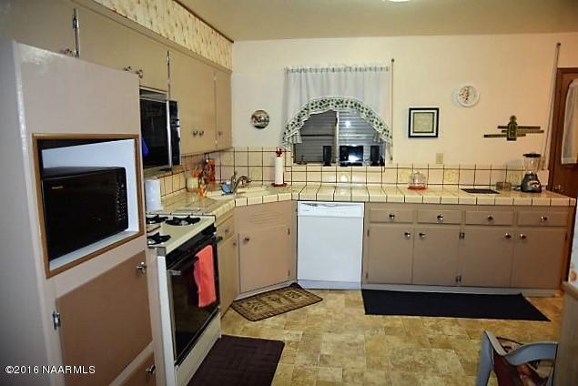 125 Navajo Drive, Winslow, AZ 86047
