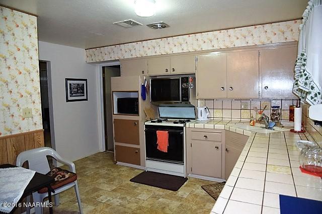 125 Navajo Drive, Winslow, AZ 86047