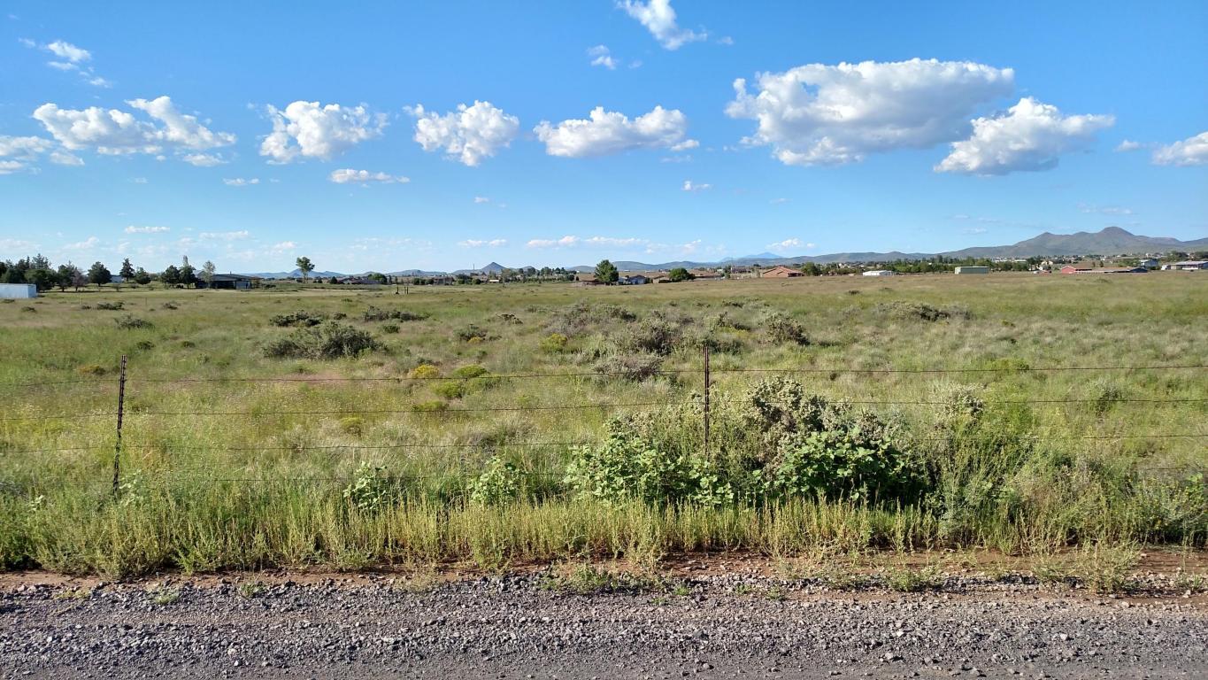 8410 E Lonesome Valley Road, Prescott Valley, AZ 86315