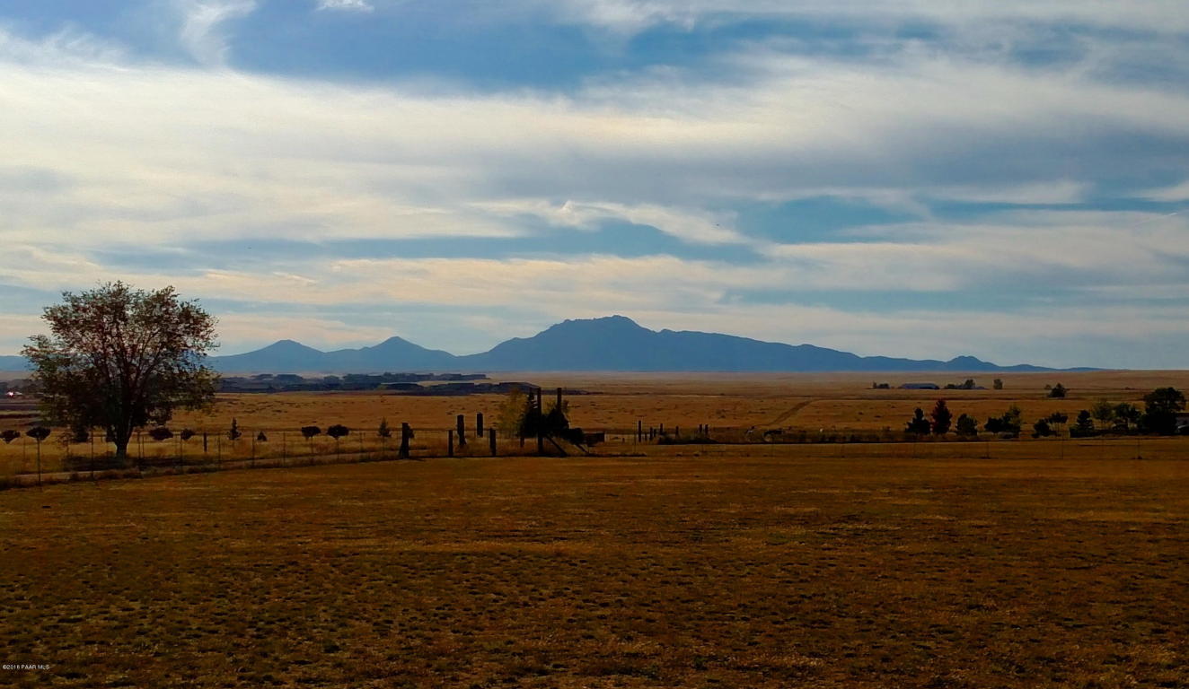 8410 E Lonesome Valley Road, Prescott Valley, AZ 86315