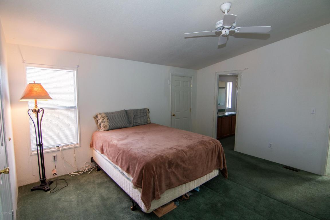 2040 W Cumberland Road, Ash Fork, AZ 86320