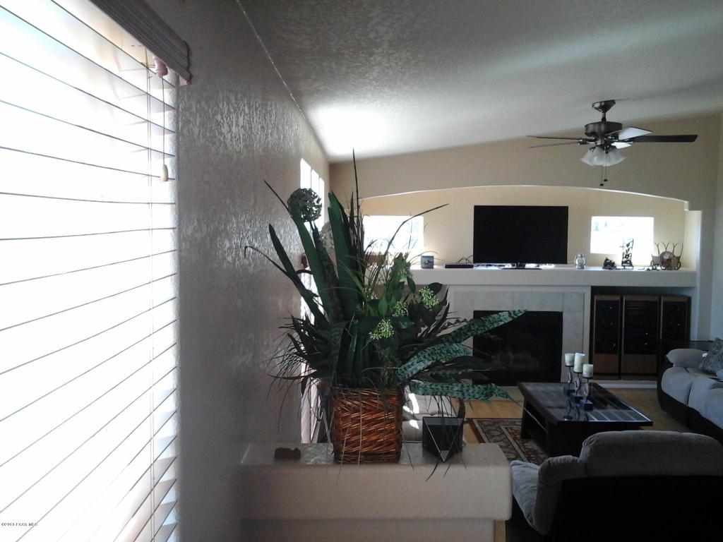2642 W Roberts Road, Ash Fork, AZ 86320