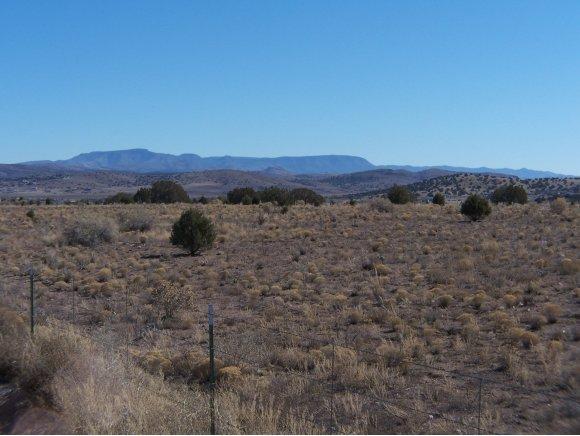 1425 W Shadow Ridge Road, Paulden, AZ 86323