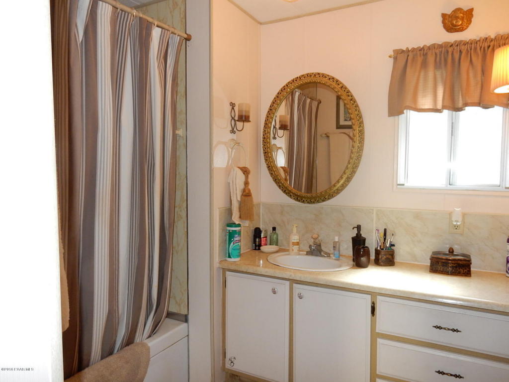 10098 E Buckskin Drive, Dewey-Humboldt, AZ 86327