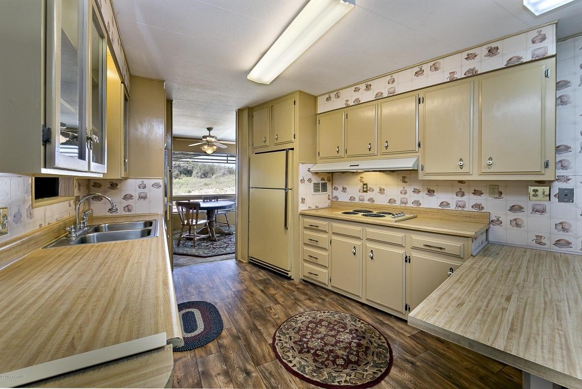 11125 E Henderson Road, Dewey-Humboldt, AZ 86327