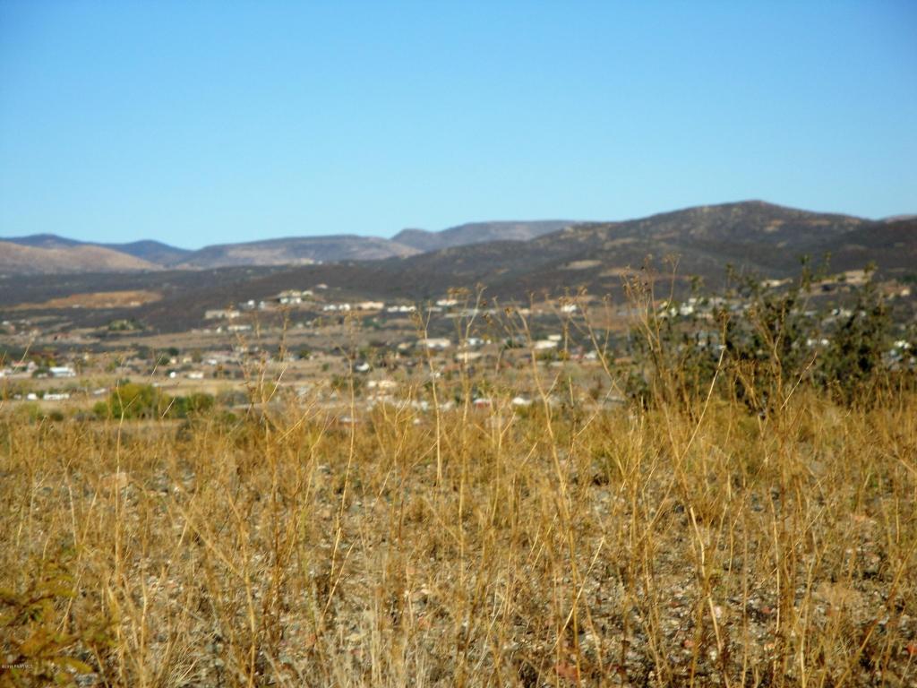 33 E Macilvain Road, Dewey-Humboldt, AZ 86327