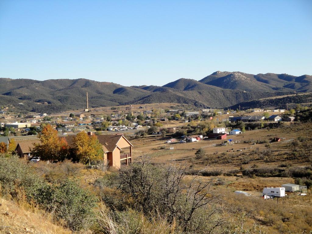 33 E Macilvain Road, Dewey-Humboldt, AZ 86327