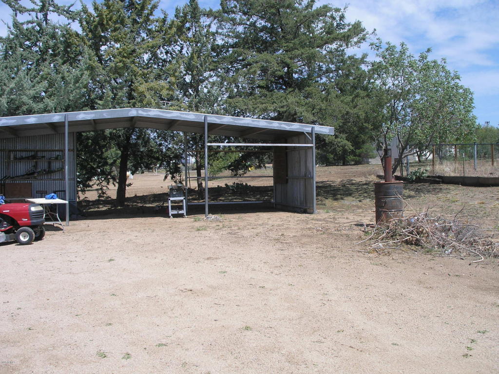 9010 S Steven Trail, Wilhoit, AZ 86332
