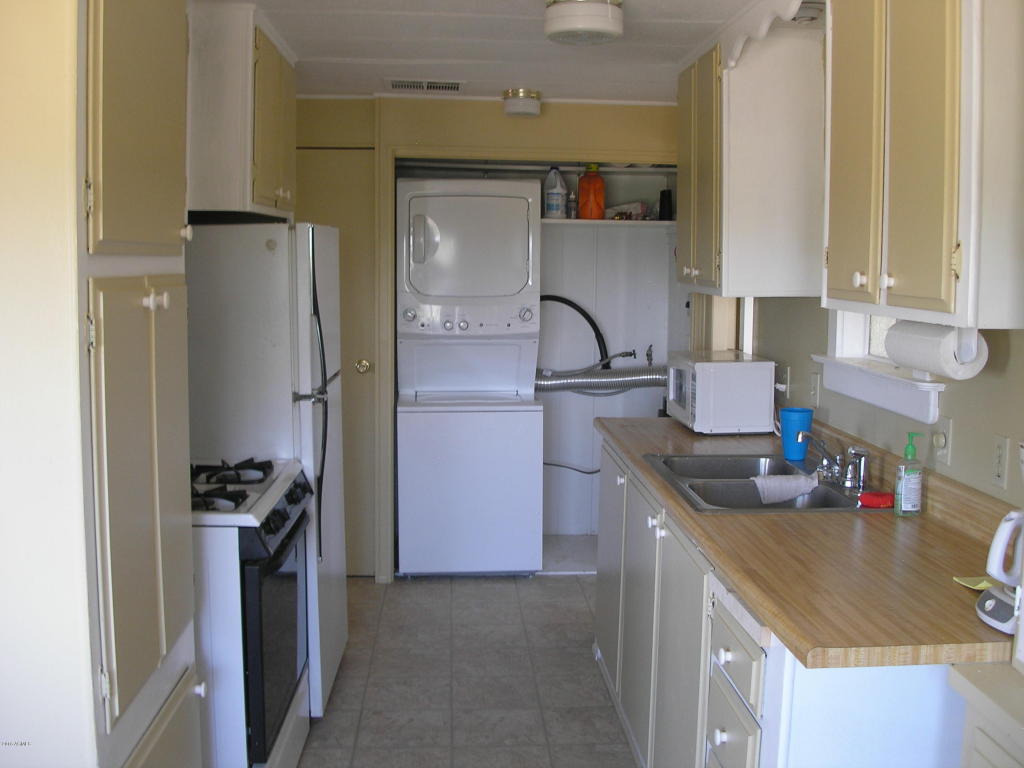 9010 S Steven Trail, Wilhoit, AZ 86332