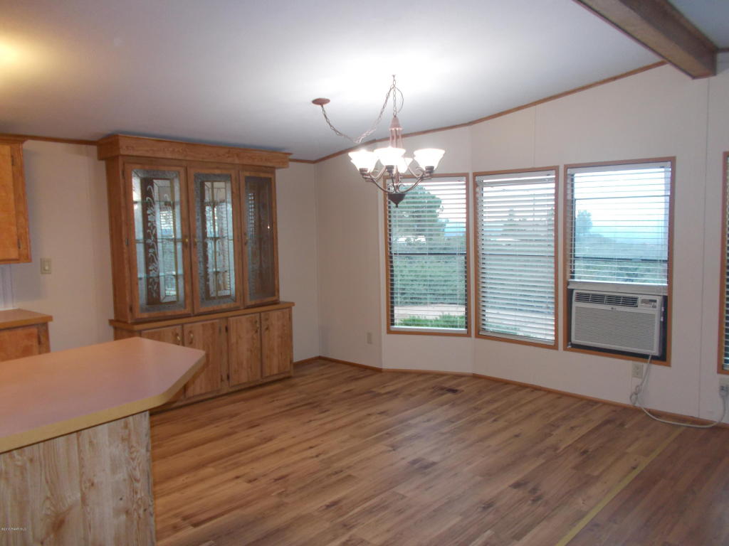 7150 W Wicklow Lane, Wilhoit, AZ 86332