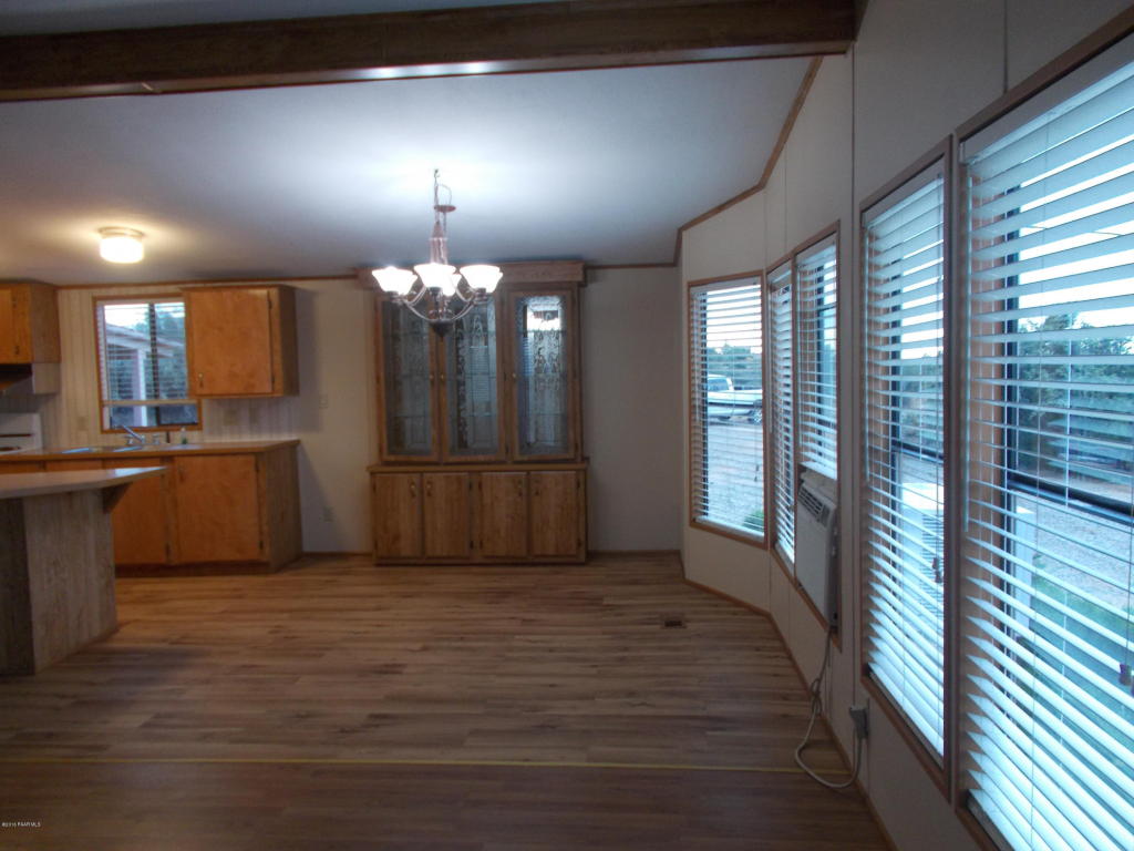7150 W Wicklow Lane, Wilhoit, AZ 86332