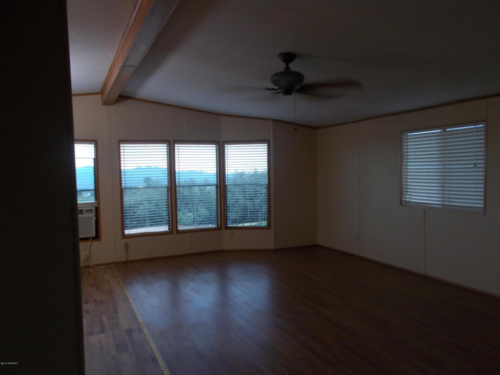 7150 W Wicklow Lane, Wilhoit, AZ 86332