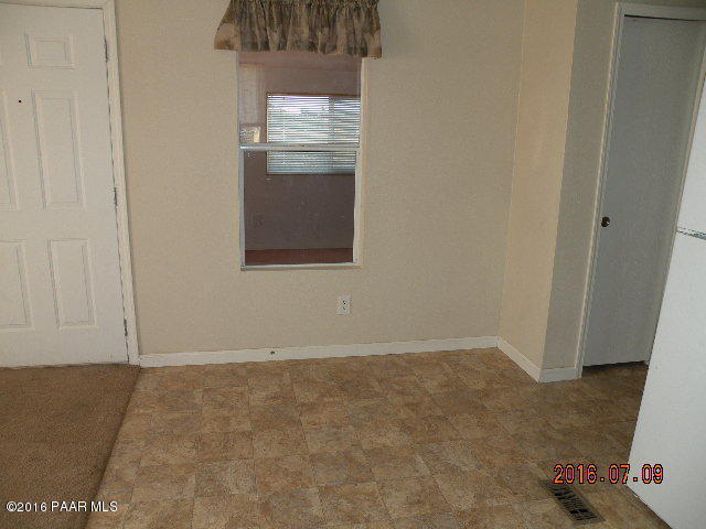 8125 W Hampton Road, Wilhoit, AZ 86332