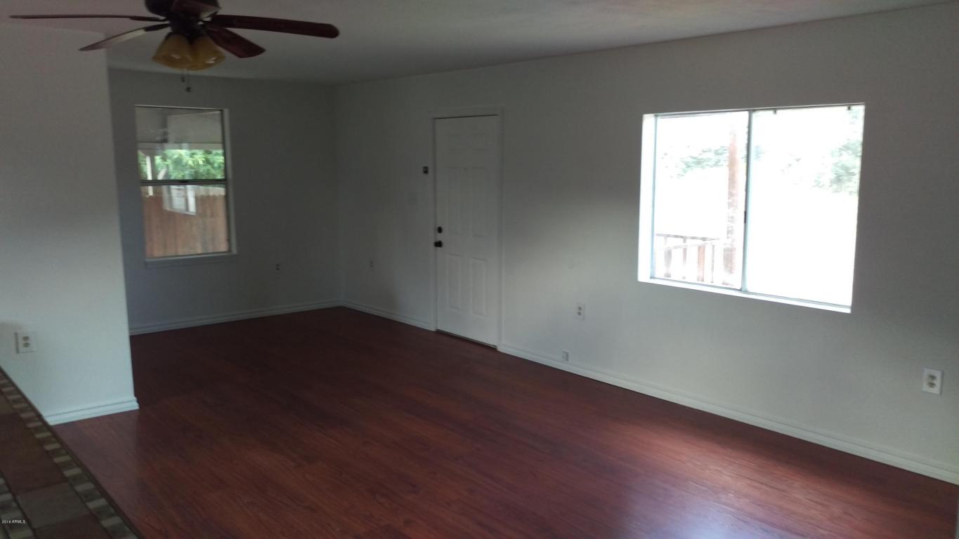18300 S Henley Avenue, Peeples Valley, AZ 86332