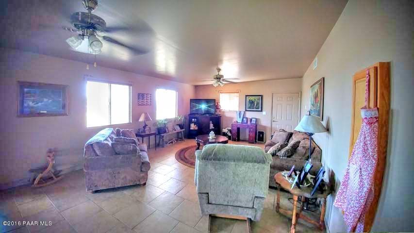 7350 W Veda Lane, Wilhoit, AZ 86332