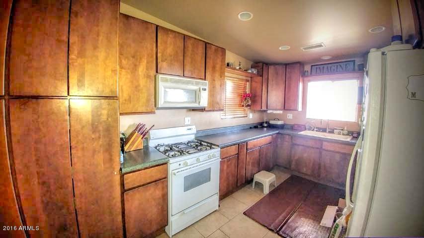 7350 W Veda Lane, Wilhoit, AZ 86332