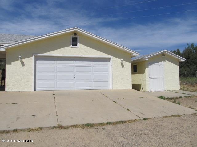 18279 S Country Club Drive, Peeples Valley, AZ 86332