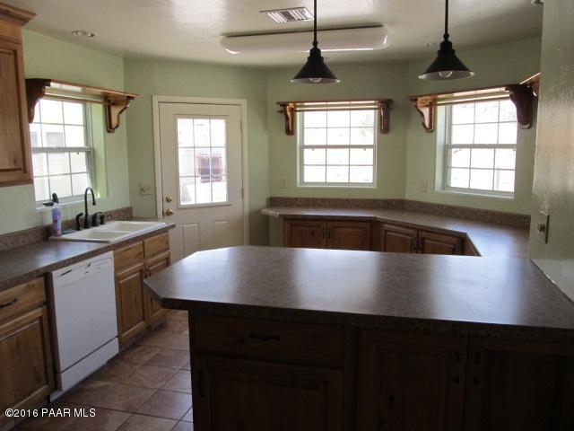 18279 S Country Club Drive, Peeples Valley, AZ 86332