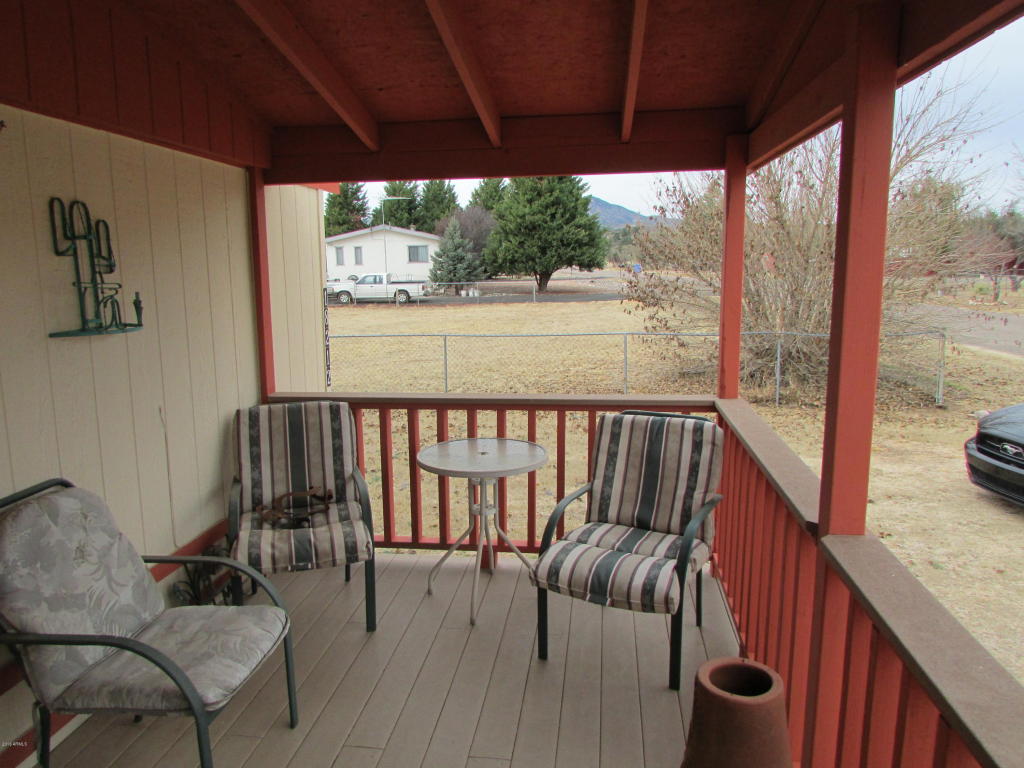 18212 S JOHN FRY Avenue, Peeples Valley, AZ 86332